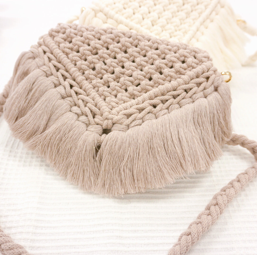 PMQ: Macrame Clutch (2 classes: total ~ 8 Hr)
